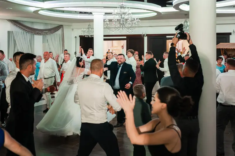 Wiktoria & Jakub — galeria ślubna, BigStories